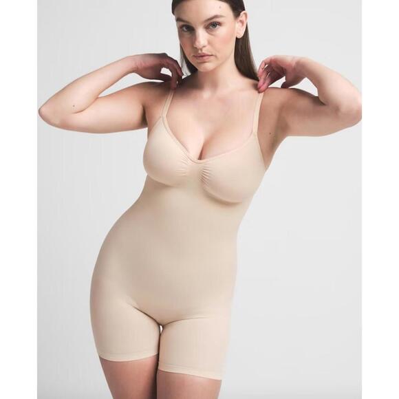 SKIMS Other - NWT/NWOT SKIMS Lot of 3 Items in XS. $128 Retail